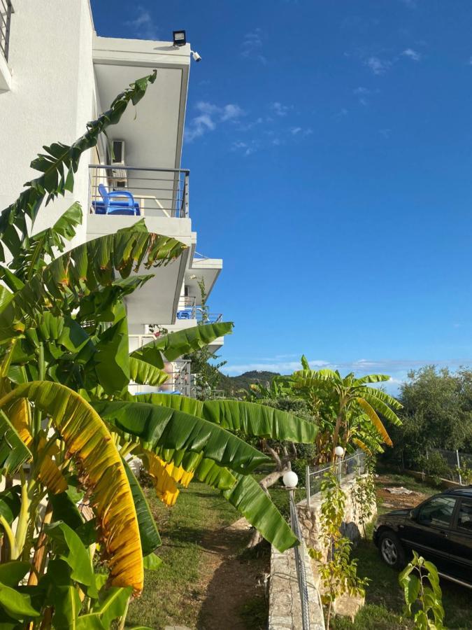 Sea View Hotel Dhermi Bagian luar foto
