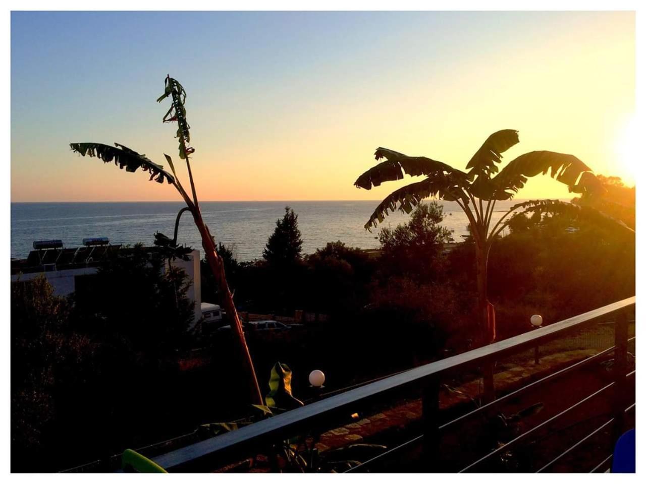 Sea View Hotel Dhermi Bagian luar foto
