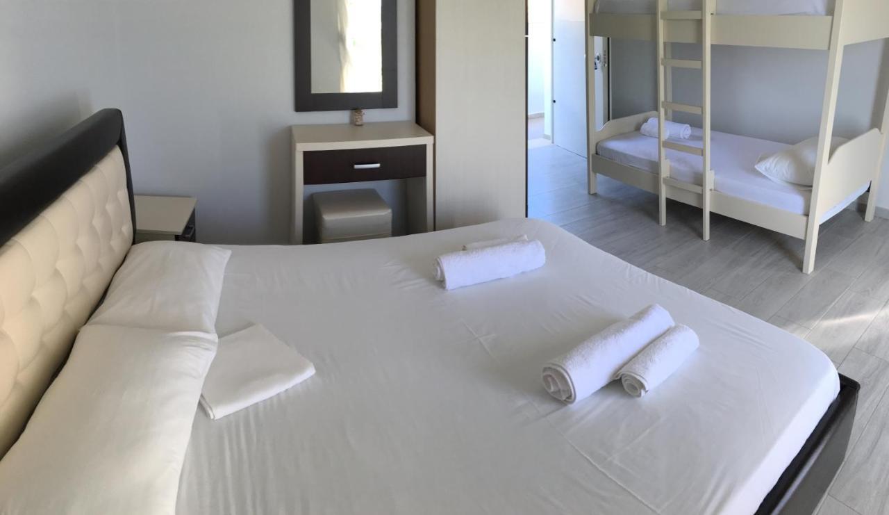 Sea View Hotel Dhermi Bagian luar foto