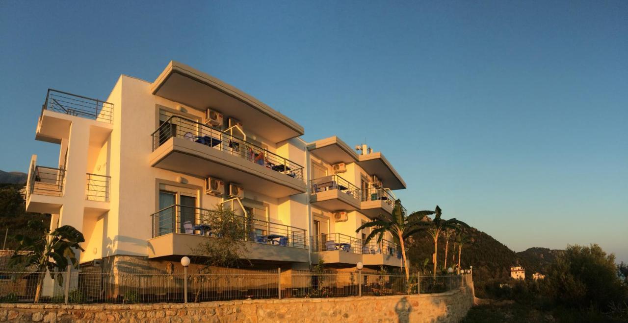 Sea View Hotel Dhermi Bagian luar foto