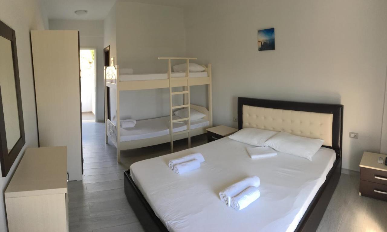 Sea View Hotel Dhermi Bagian luar foto