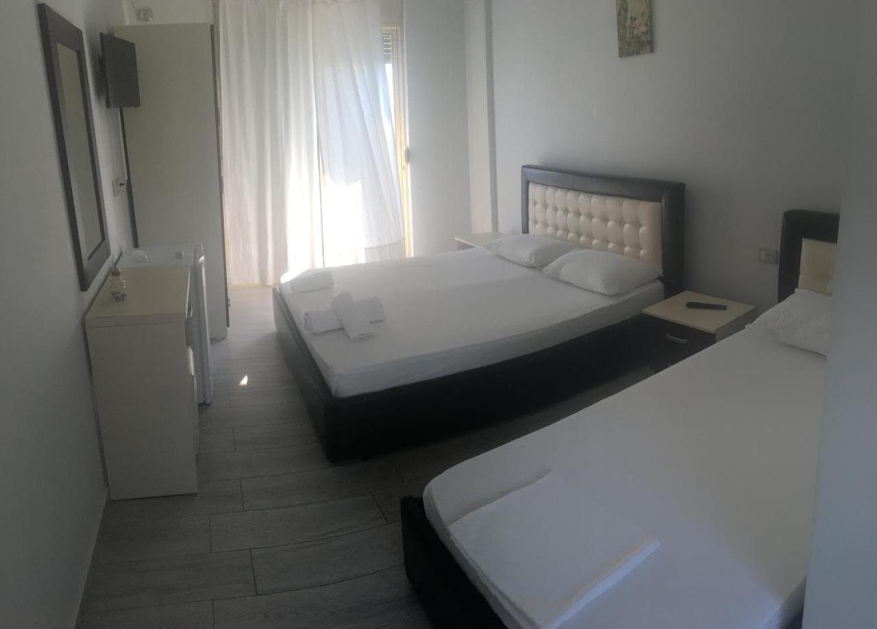 Sea View Hotel Dhermi Bagian luar foto