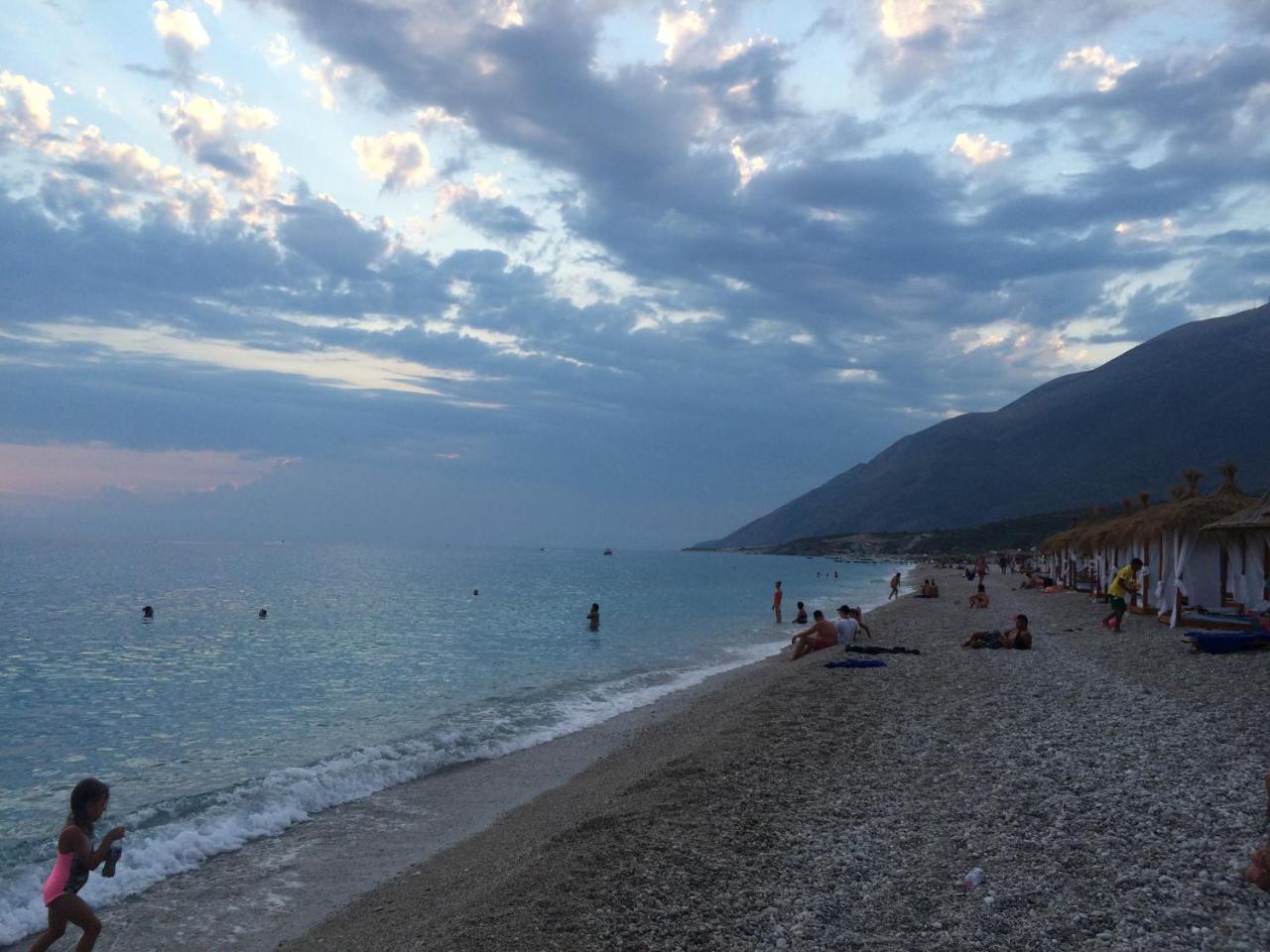 Sea View Hotel Dhermi Bagian luar foto
