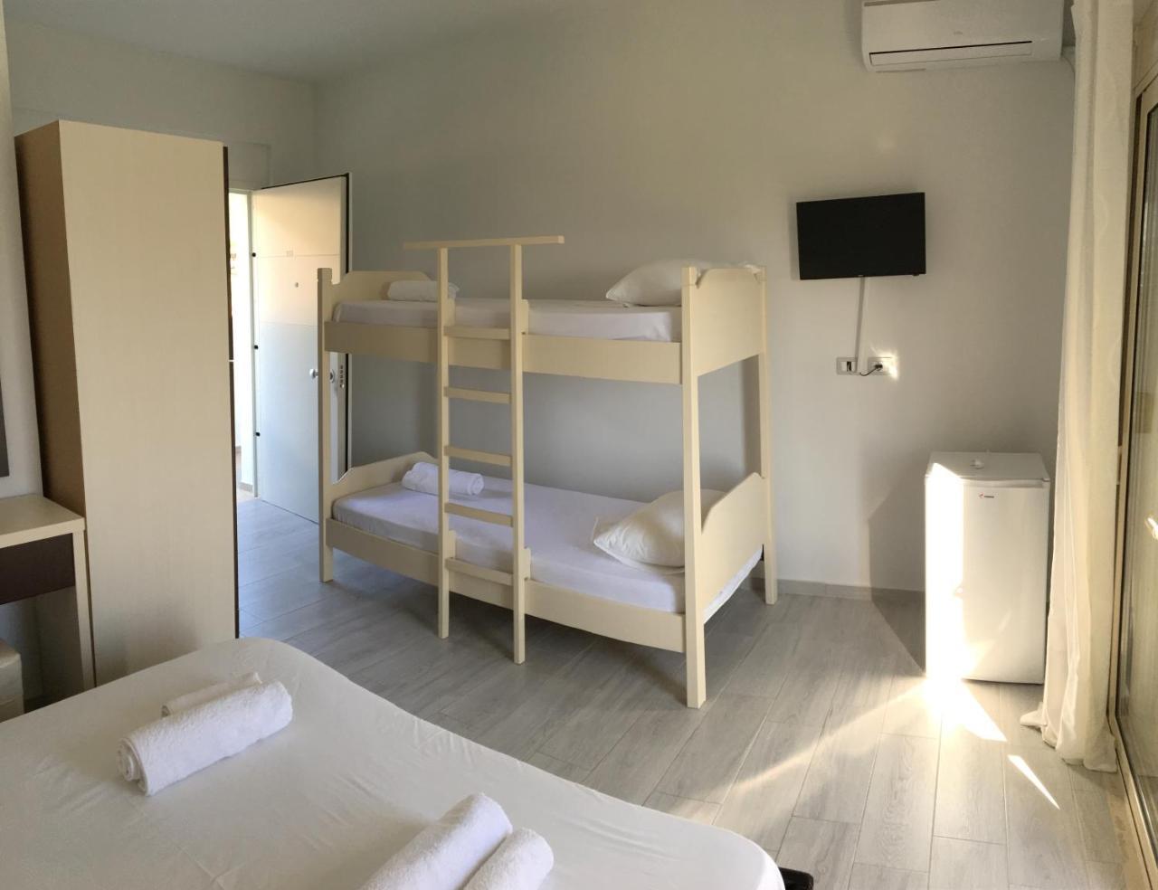 Sea View Hotel Dhermi Bagian luar foto
