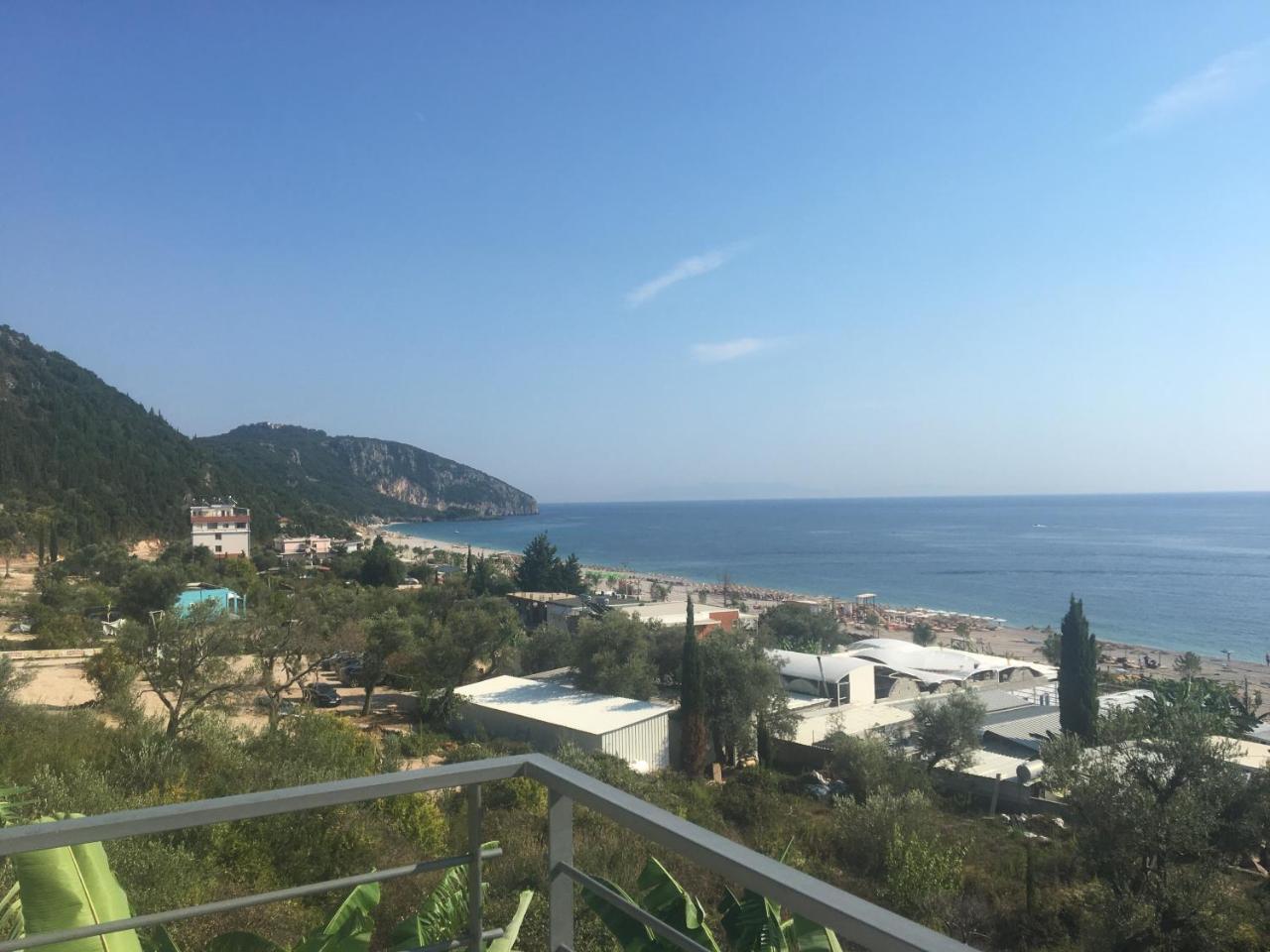 Sea View Hotel Dhermi Bagian luar foto