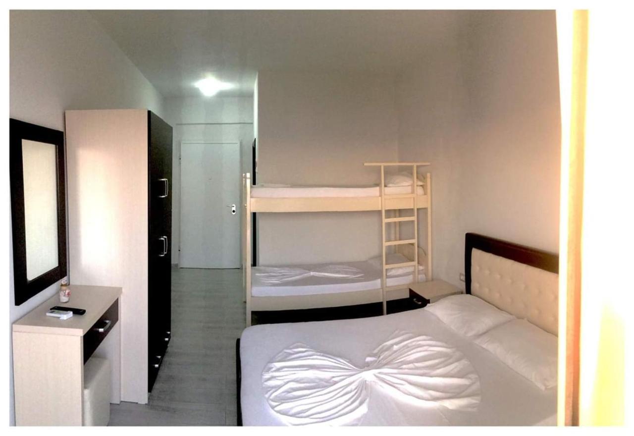 Sea View Hotel Dhermi Bagian luar foto